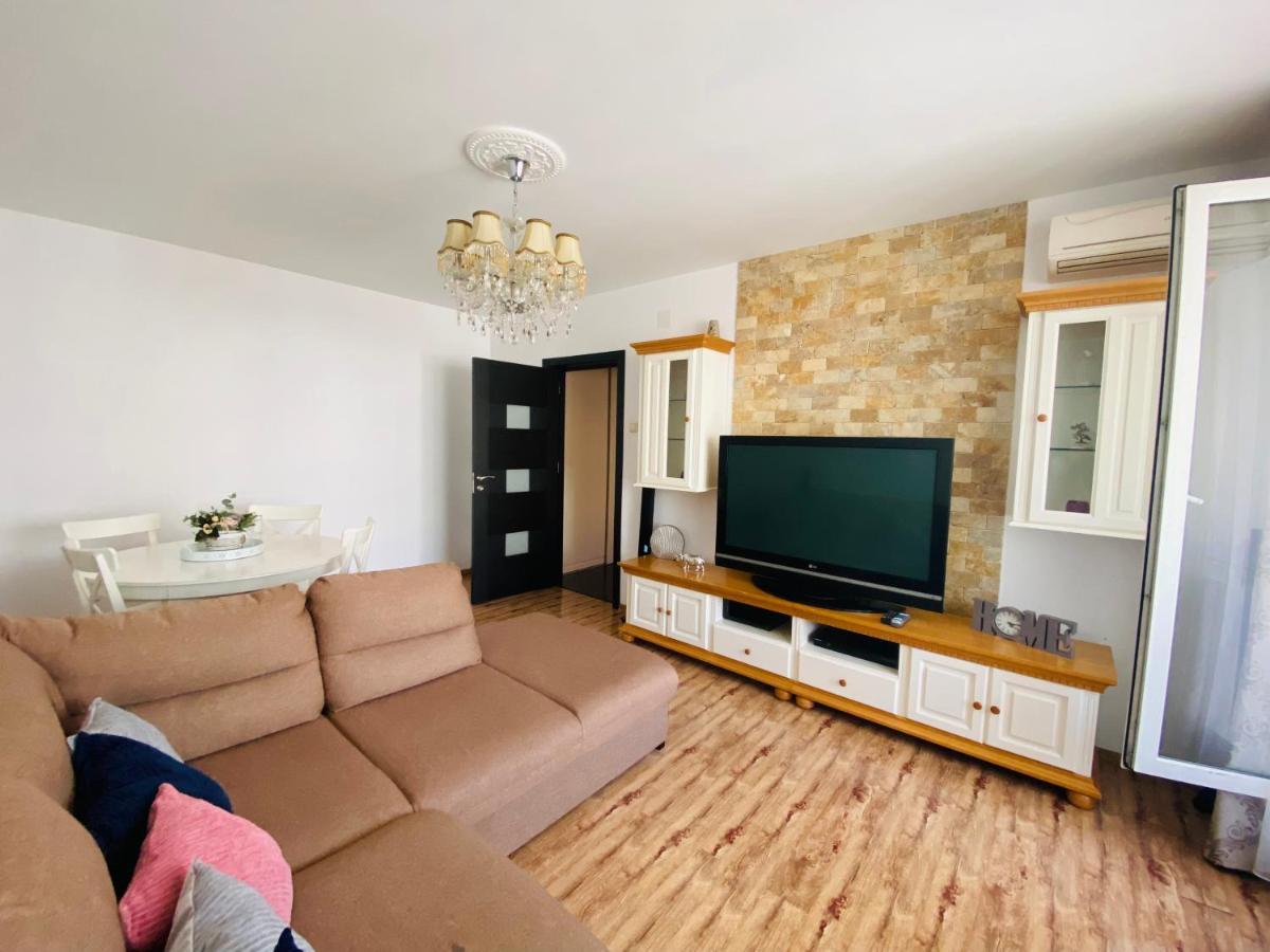 Apartamento Apartament Naty Bucarest Exterior foto