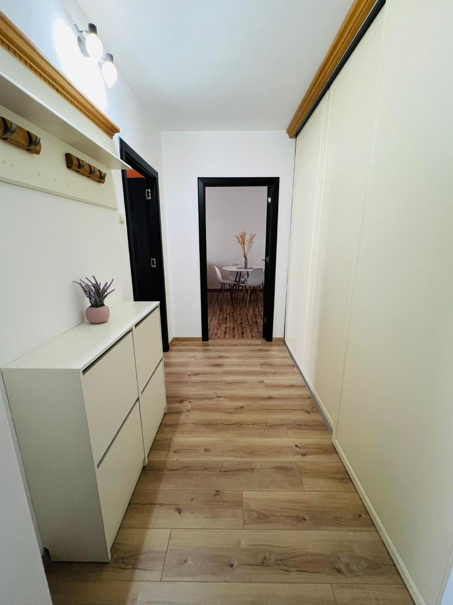 Apartamento Apartament Naty Bucarest Exterior foto